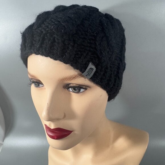 The North Face Cable Minna Beanie in Black - Picture 1 of 10